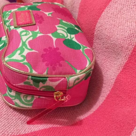 Lilly Pulitzer make up bag in excellent condition - Picture 4 of 8